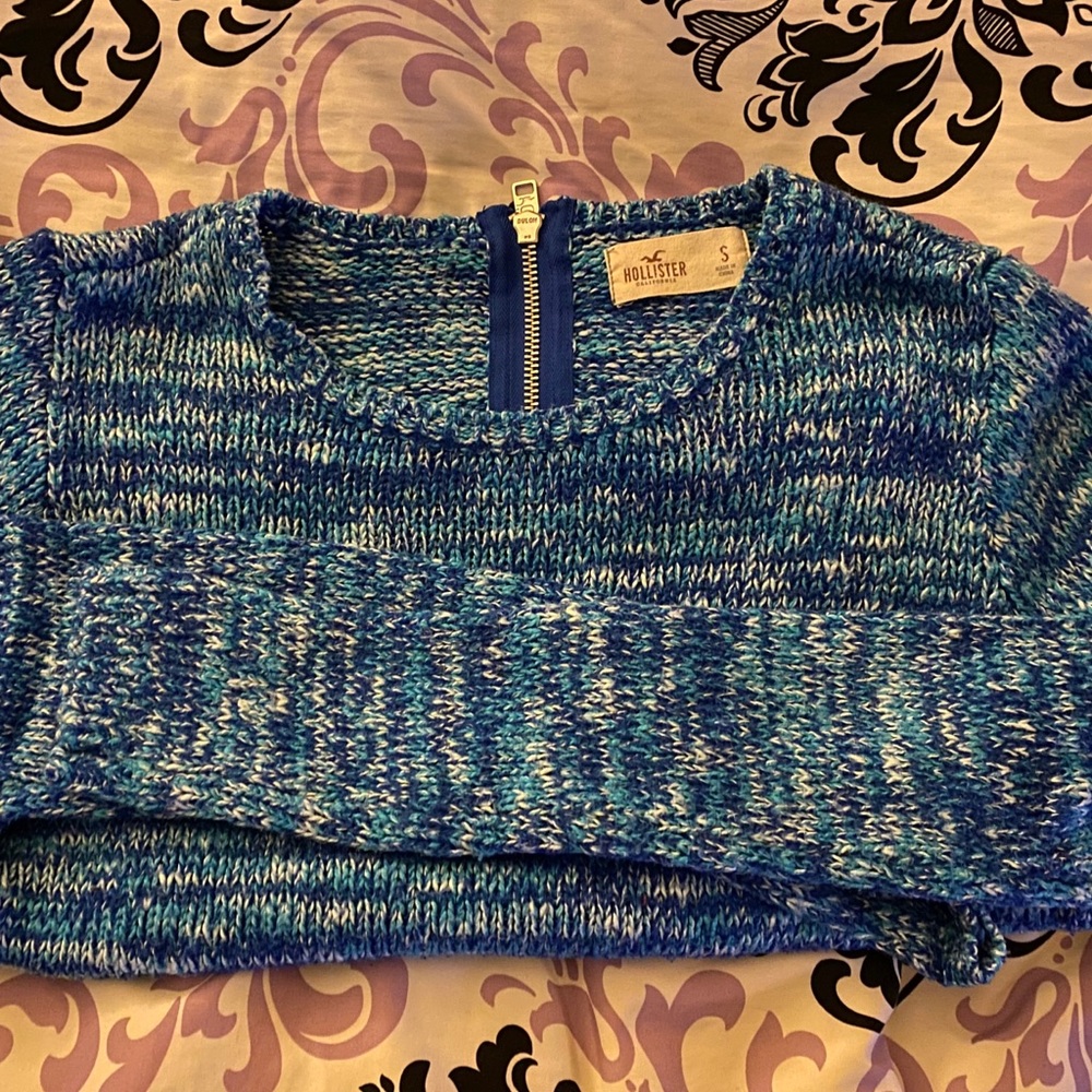 Blue crop sweater